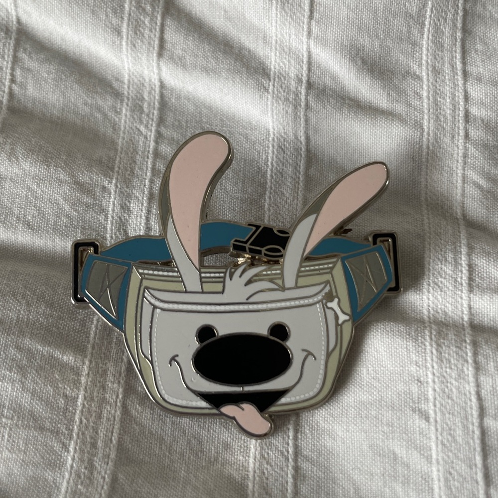Disney Pin Bundle of 7 Fanny Packs Pins - Picture 5 of 9